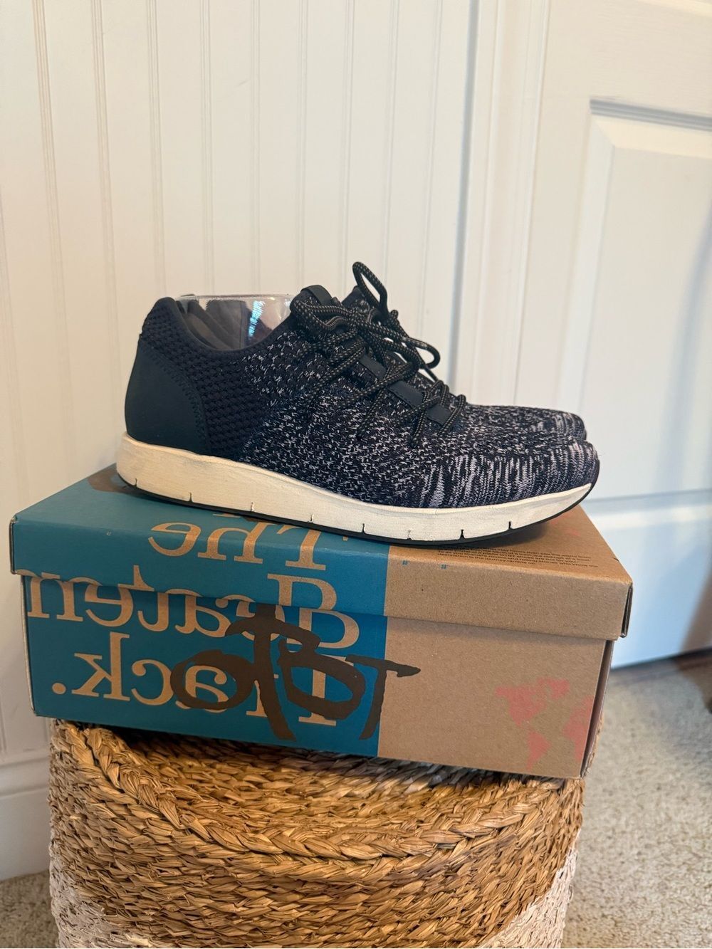 OTBT Women's Blue and White Knit Lace-Up Sneakers